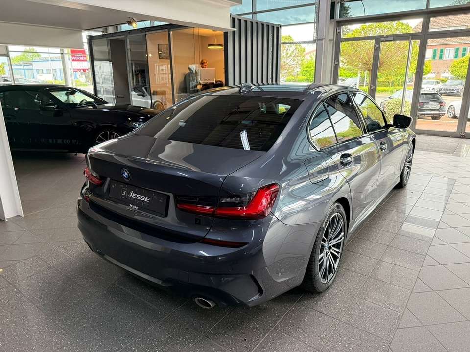 BMW 330 - Imagem 5
