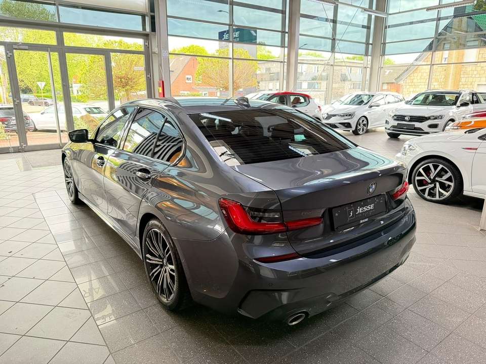 BMW 330 - Imagem 7