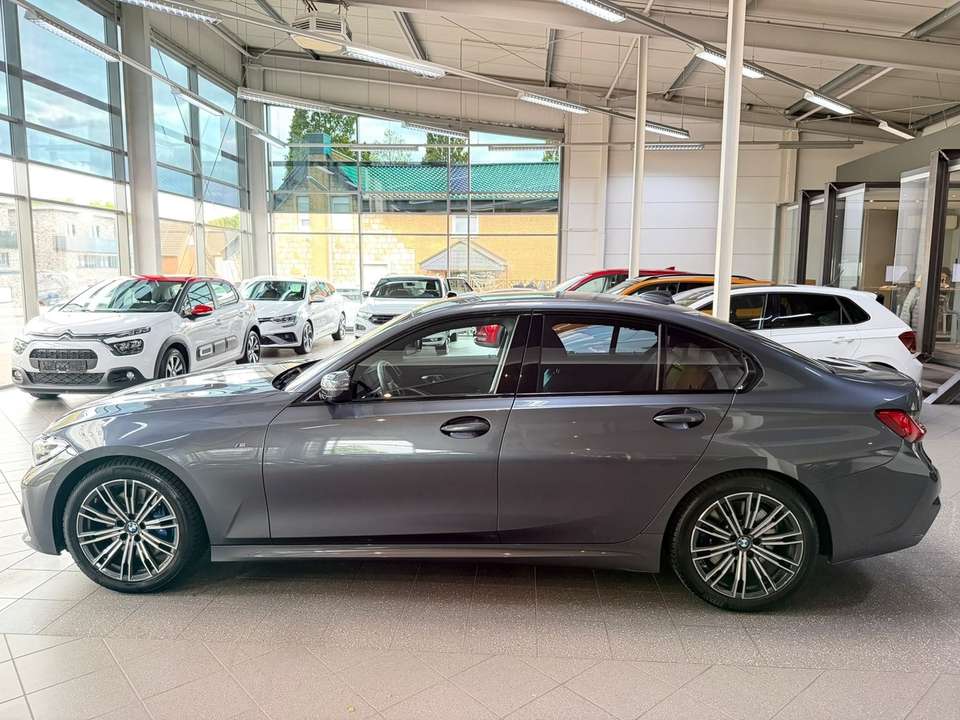 BMW 330 - Imagem 8