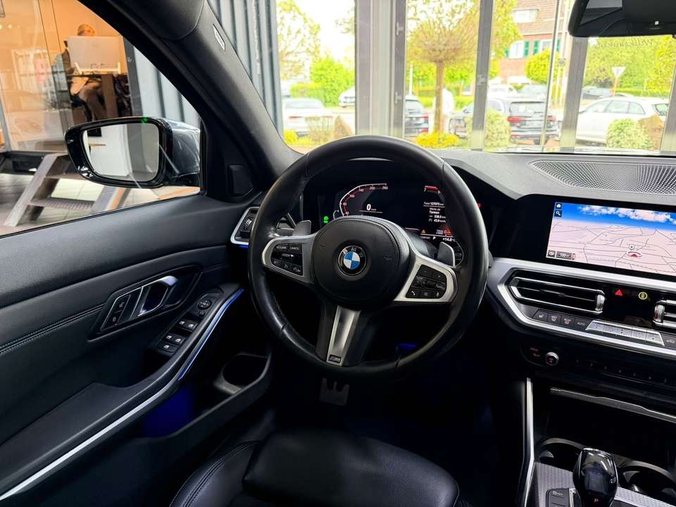 BMW 330 - Imagem 12