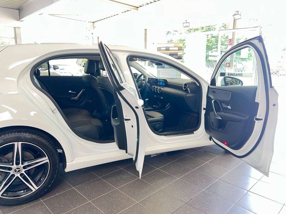 Mercedes-Benz A 180 - Imagem 10