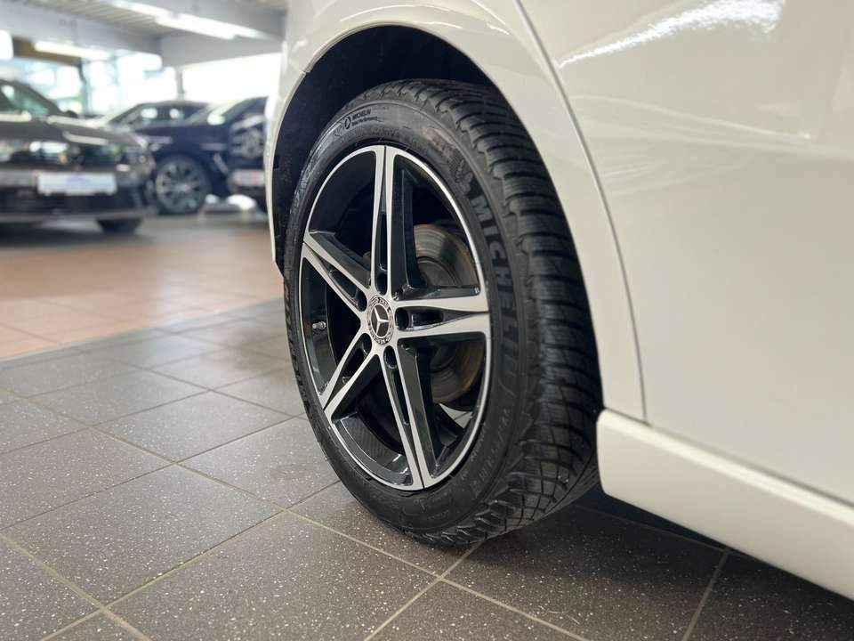 Mercedes-Benz A 180 - Imagem 15
