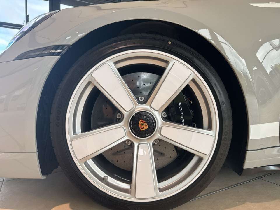 Porsche 992 - Imagem 13