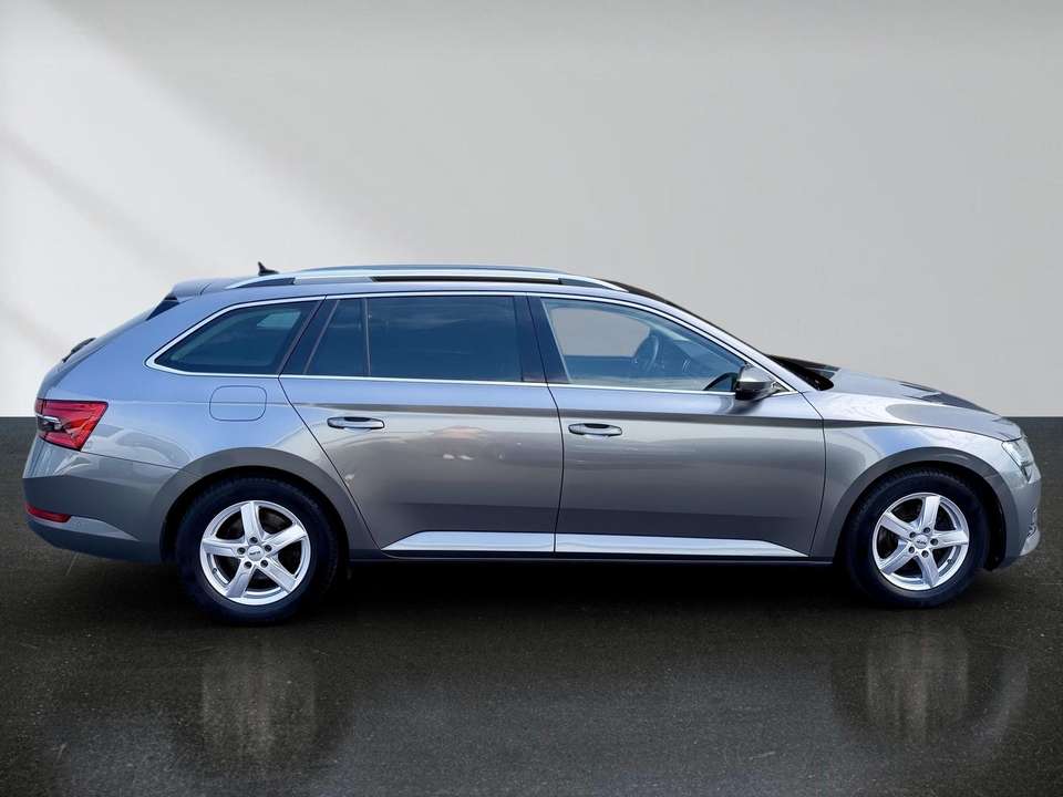 Skoda Superb - Imagem 2