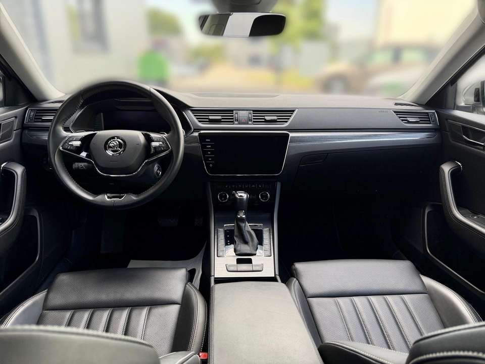 Skoda Superb - Imagem 5
