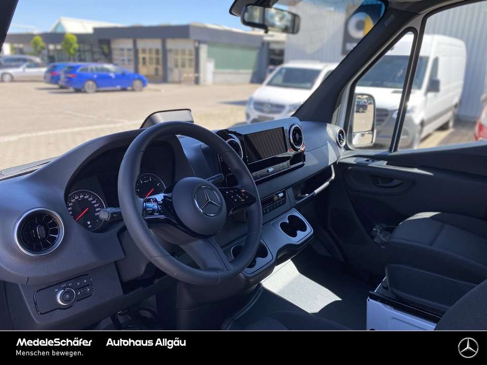 Mercedes-Benz Sprinter - Imagem 9