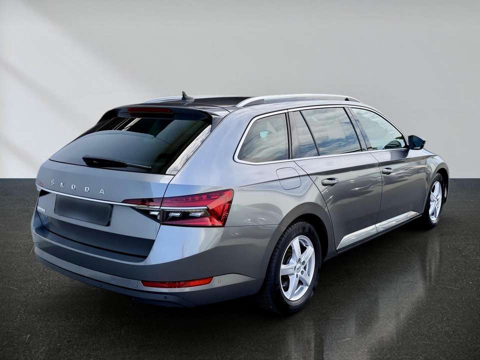 Skoda Superb - Imagem 6