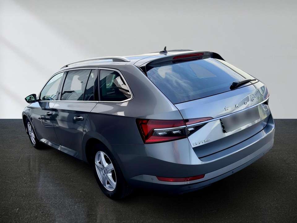 Skoda Superb - Imagem 8