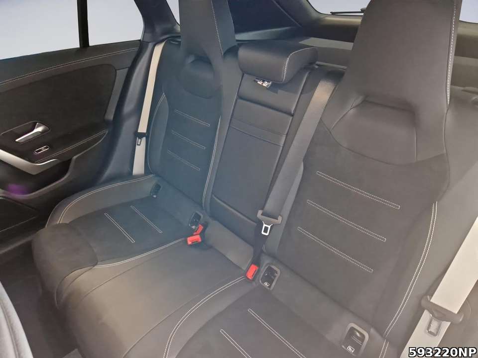 Mercedes-Benz CLA 200 - Imagem 11