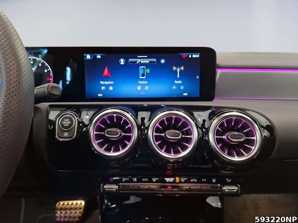 Mercedes-Benz CLA 200 - Imagem 12