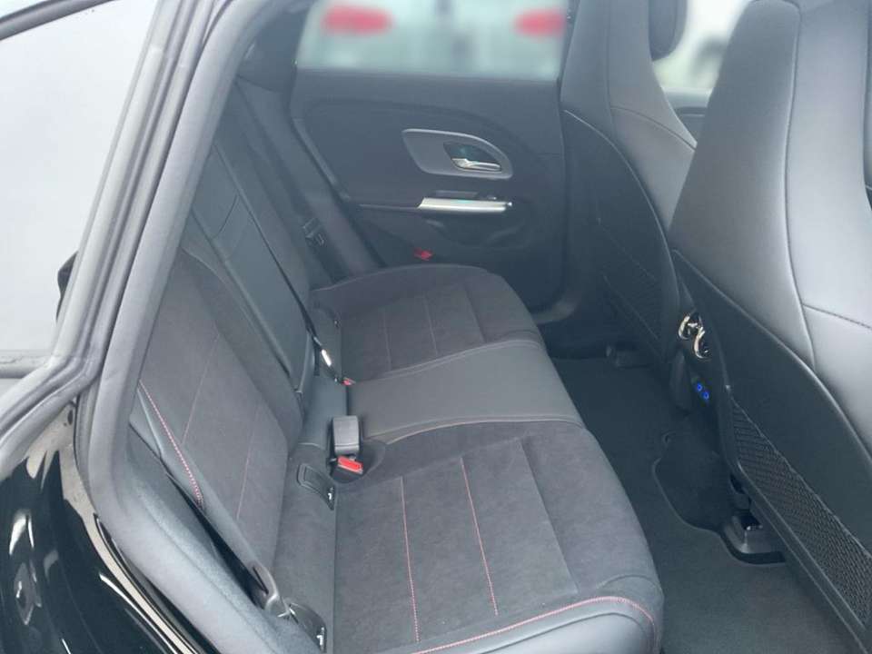 Mercedes-Benz CLA 350 - Imagem 12