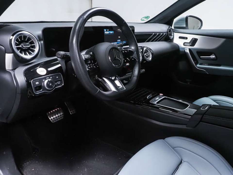 Mercedes-Benz A 35 AMG - Imagem 8