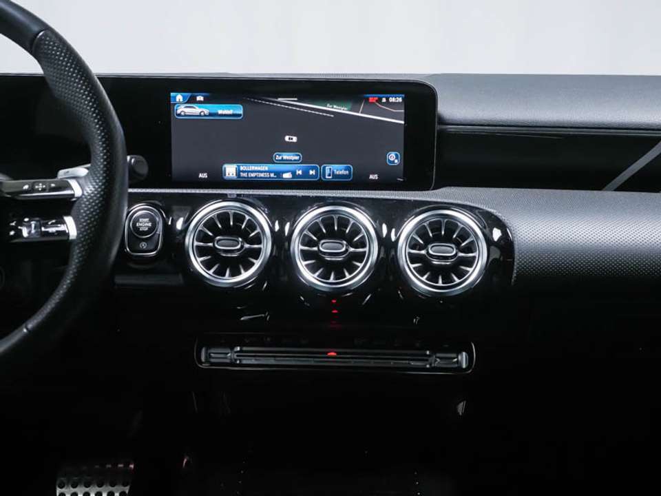 Mercedes-Benz A 35 AMG - Imagem 10