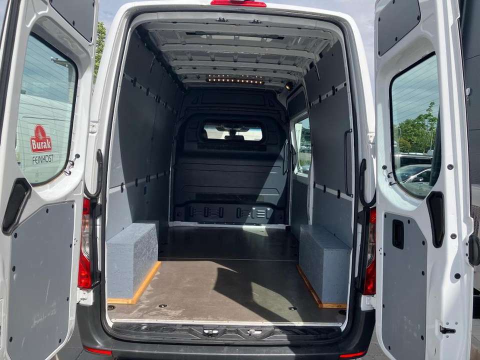 Mercedes-Benz Sprinter - Imagem 13