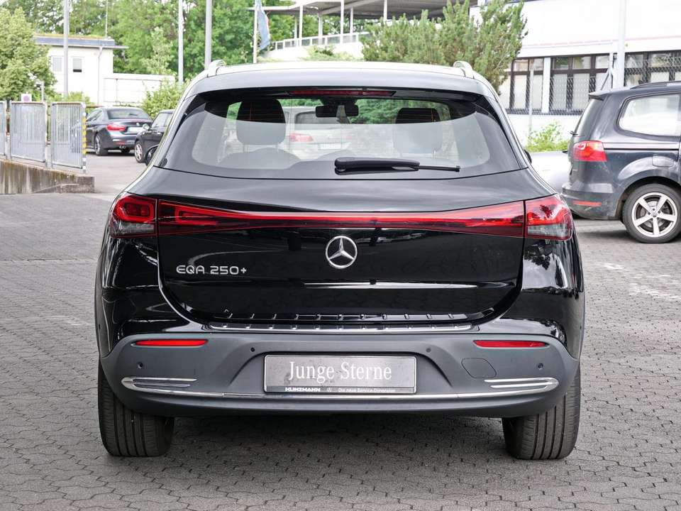 Mercedes-Benz EQA 250 - Imagem 4
