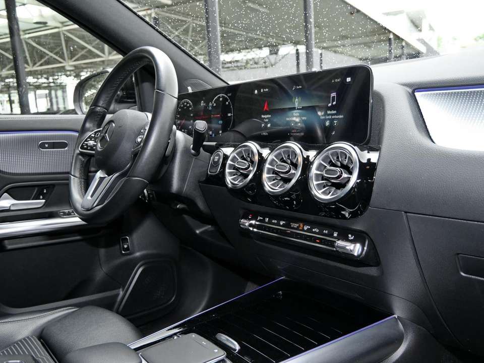 Mercedes-Benz EQA 250 - Imagem 6
