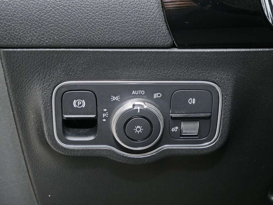 Mercedes-Benz EQA 250 - Imagem 15