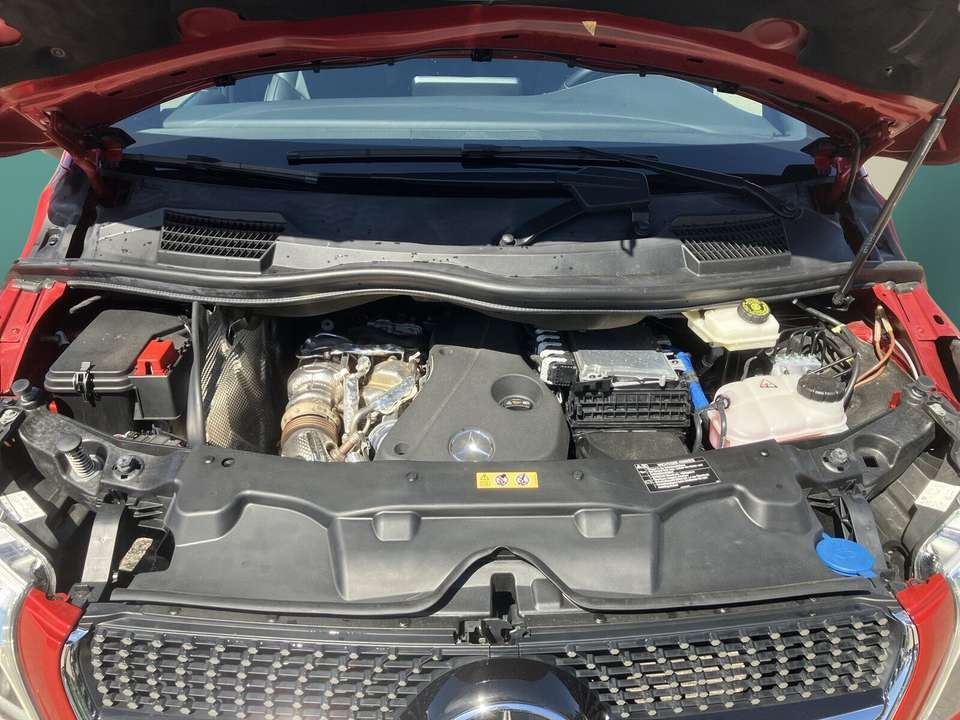 Mercedes-Benz V 250 - Imagem 13