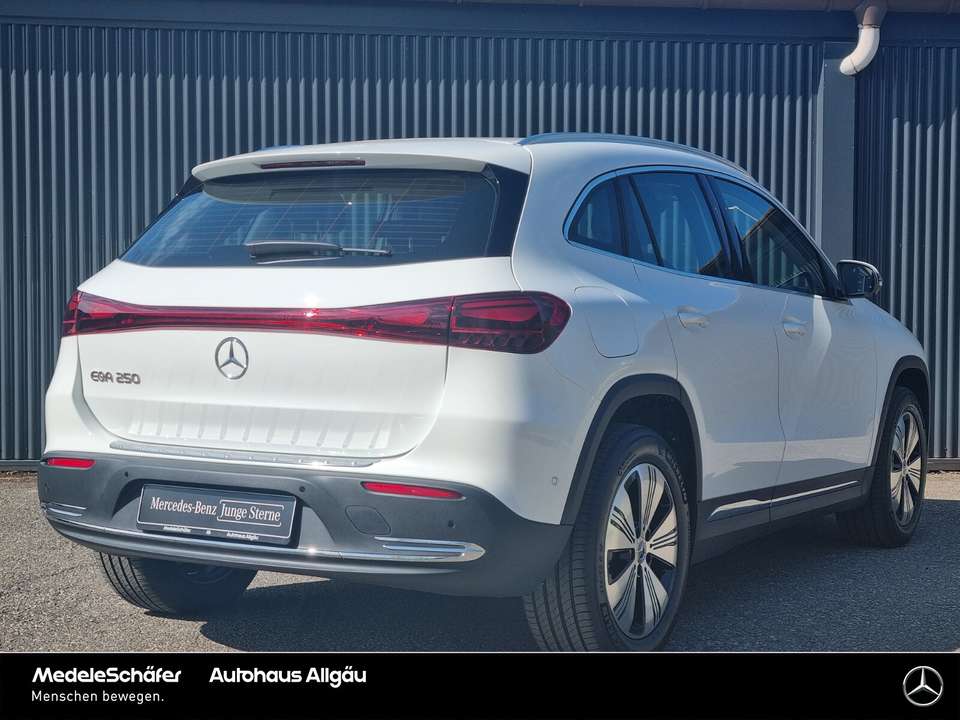Mercedes-Benz EQA 250 - Imagem 6