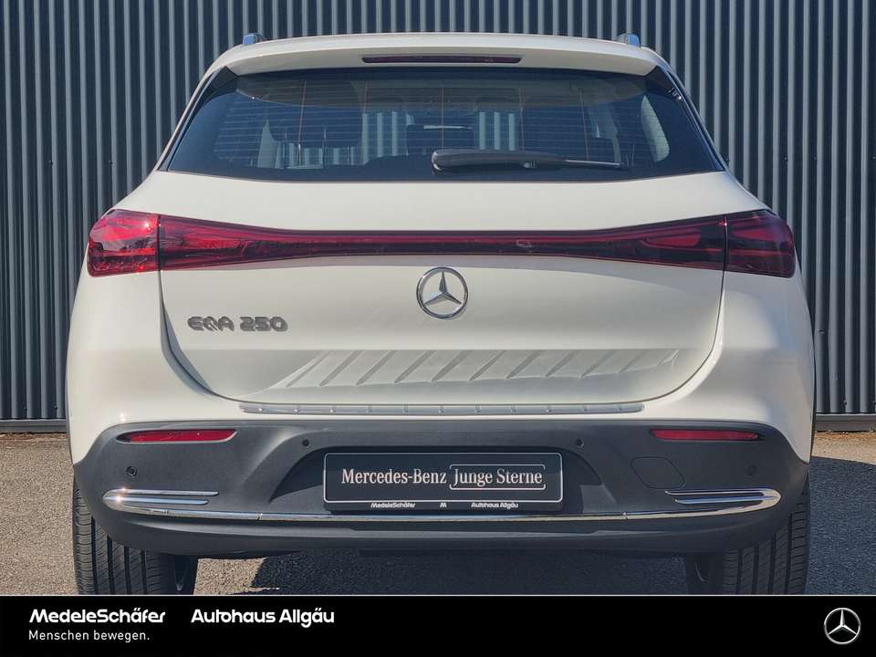 Mercedes-Benz EQA 250 - Imagem 7