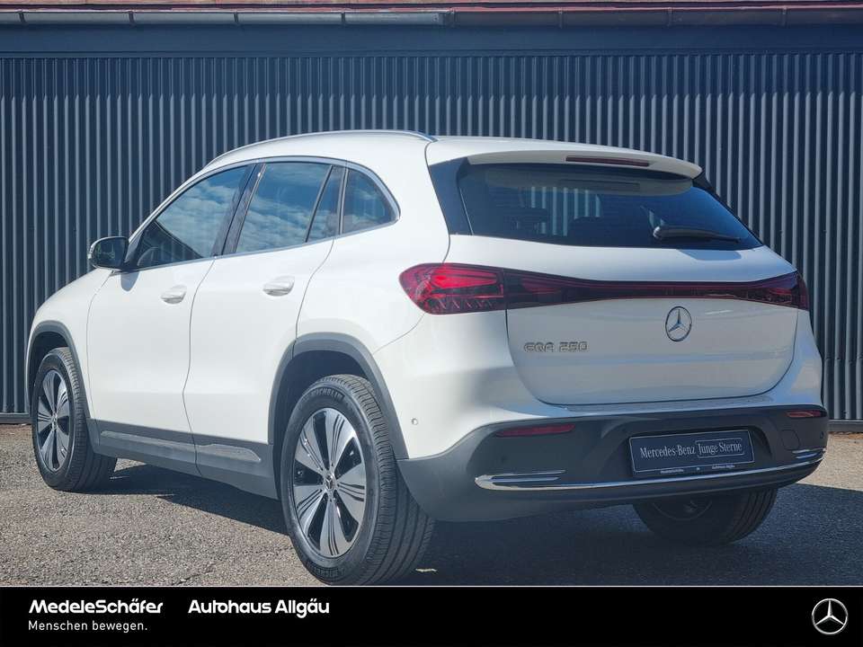 Mercedes-Benz EQA 250 - Imagem 8