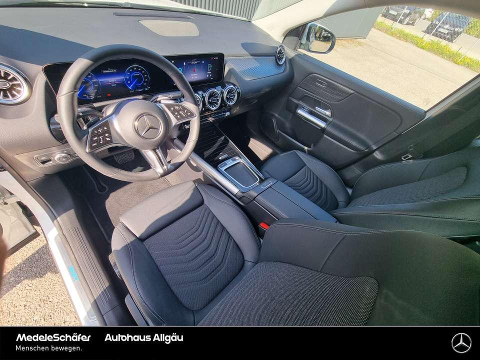 Mercedes-Benz EQA 250 - Imagem 11