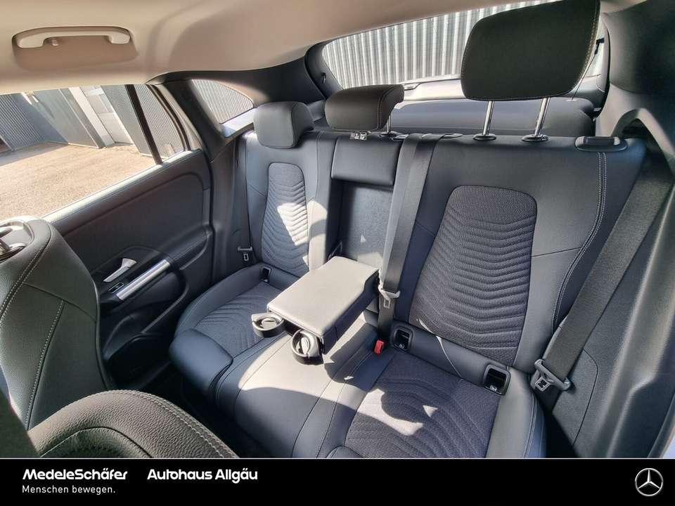 Mercedes-Benz EQA 250 - Imagem 15