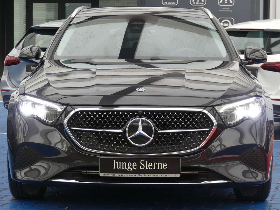 Mercedes-Benz E 220 - Imagem 2