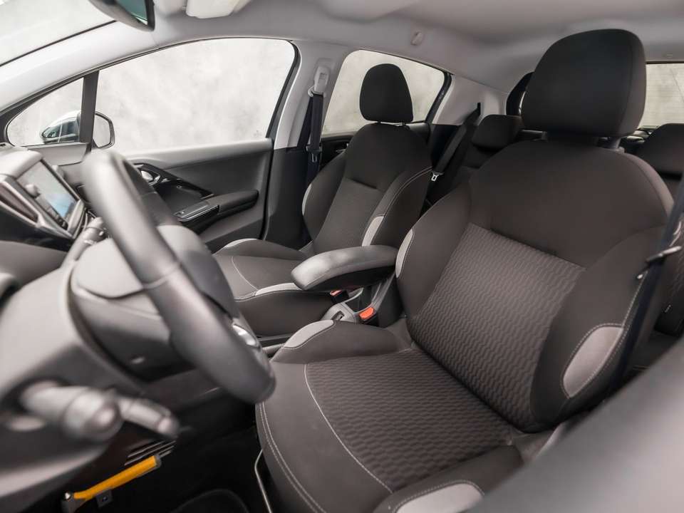 Peugeot 208 - Imagem 13