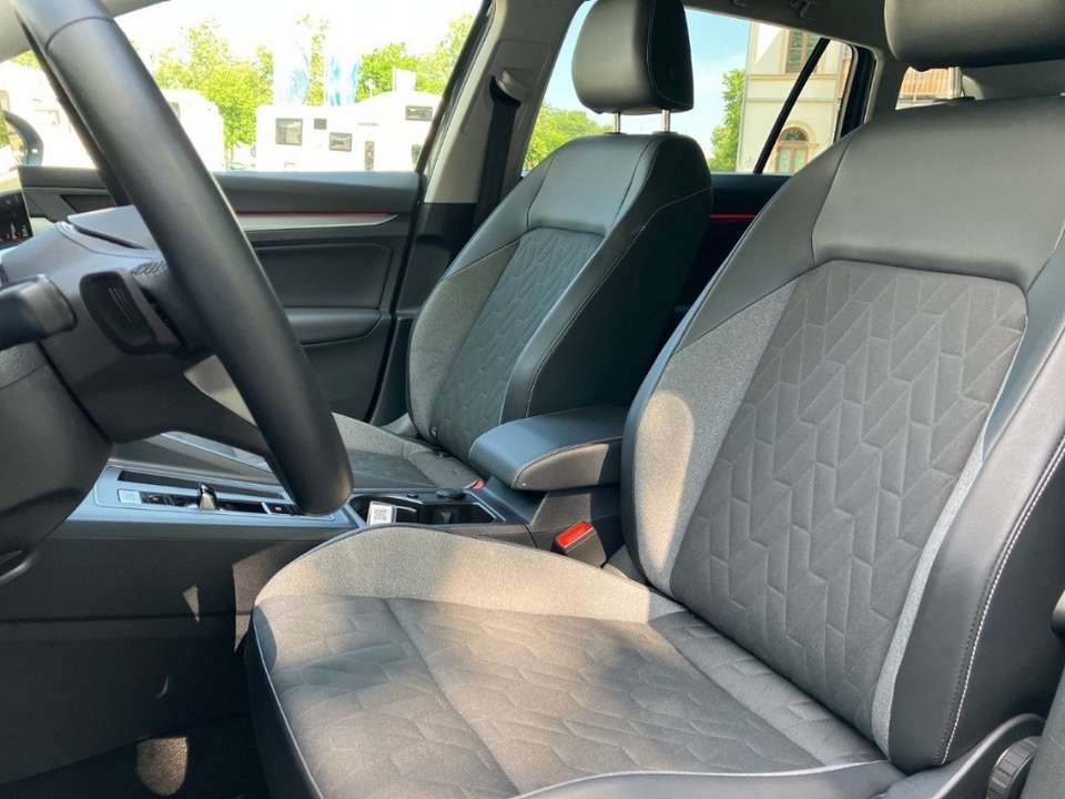 Volkswagen Golf Variant - Imagem 9