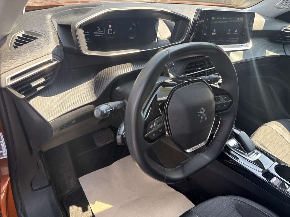 Peugeot e-2008 - Imagem 8