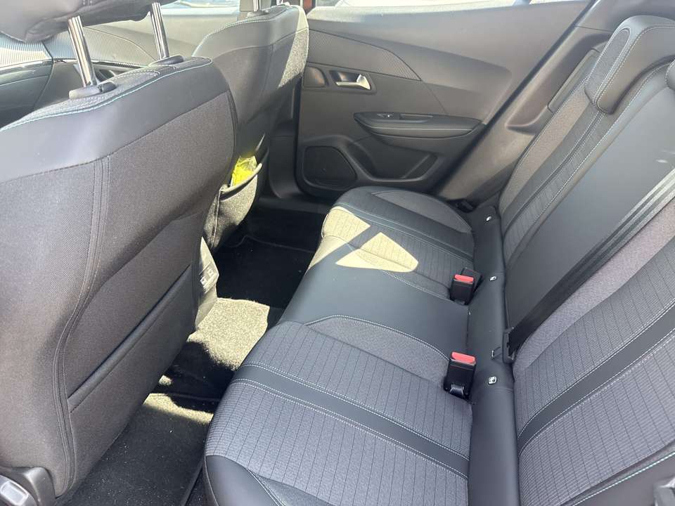 Peugeot e-2008 - Imagem 15