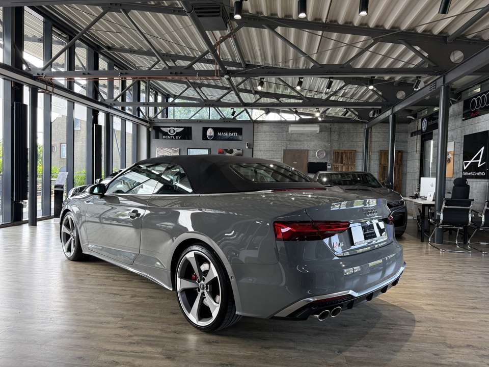 Audi S5 - Imagem 8