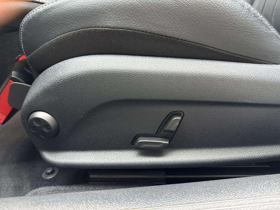 Mercedes-Benz E 220 - Imagem 12