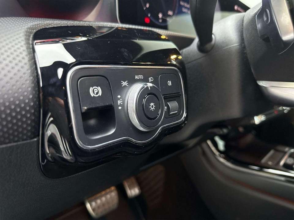 Mercedes-Benz CLA 220 - Imagem 12