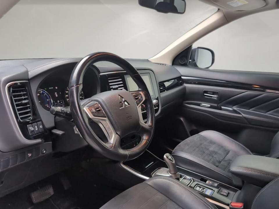 Mitsubishi Outlander - Imagem 12