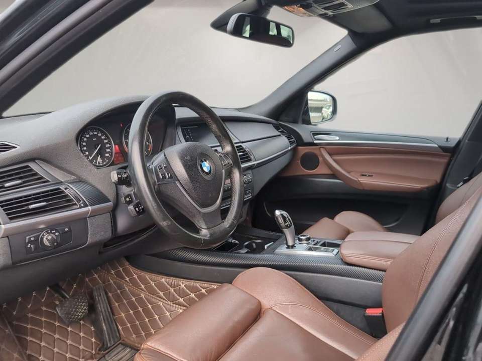 BMW X5 - Imagem 11