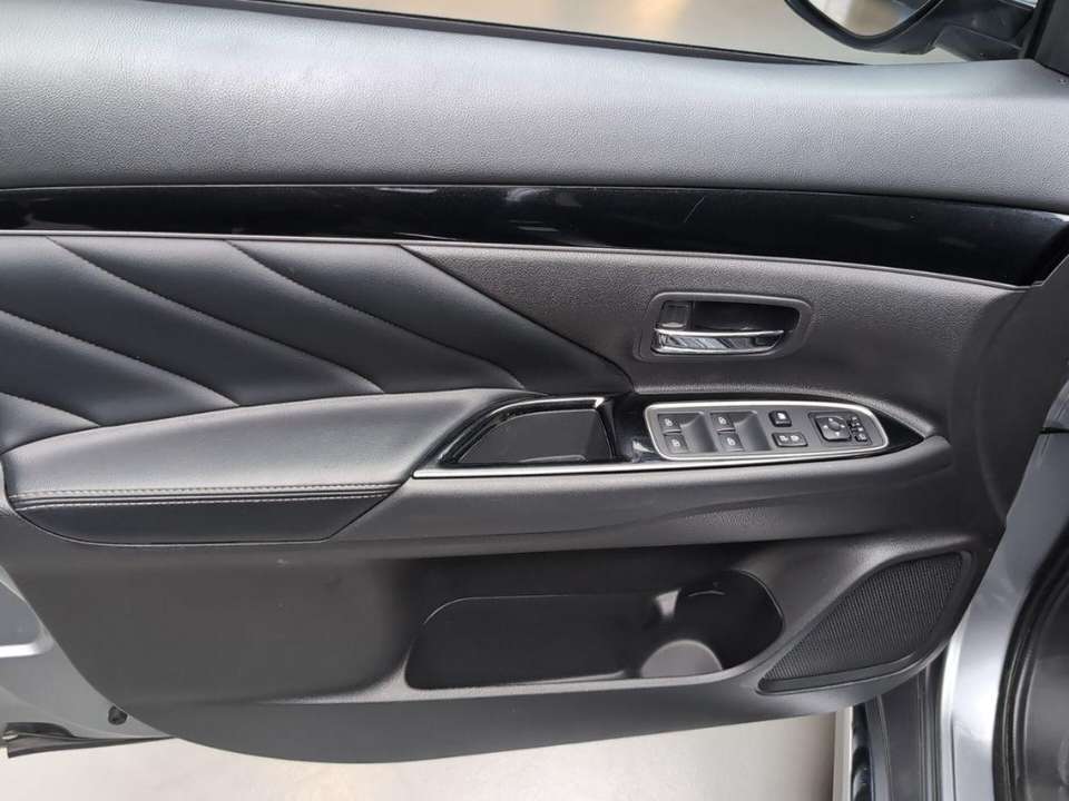 Mitsubishi Outlander - Imagem 13