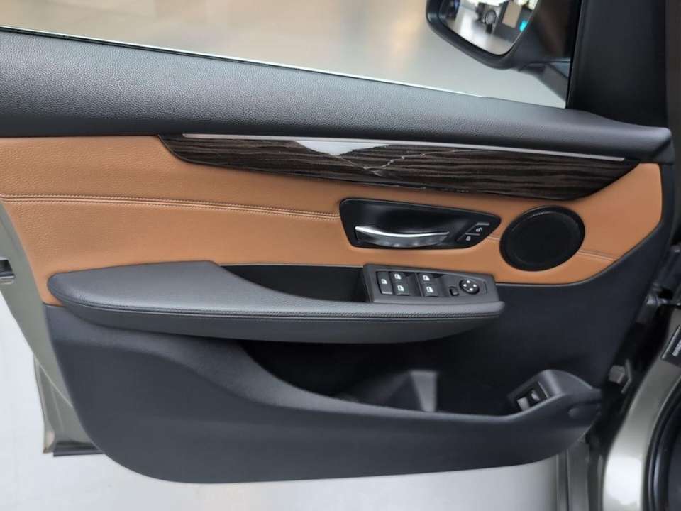 BMW 220 - Imagem 12