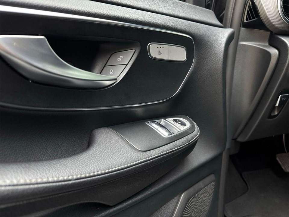 Mercedes-Benz V 250 - Imagem 12