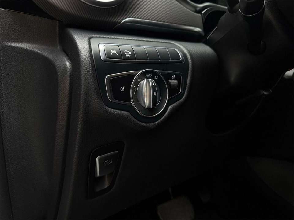 Mercedes-Benz V 250 - Imagem 13