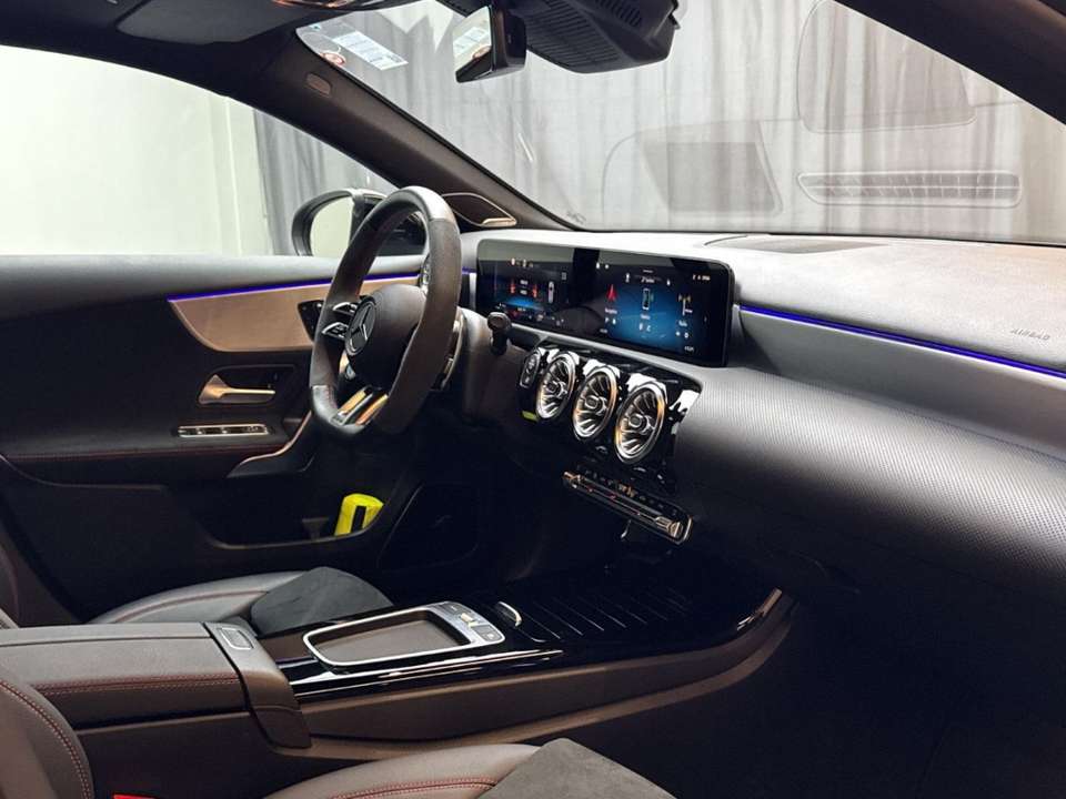 Mercedes-Benz A 45 AMG - Imagem 7