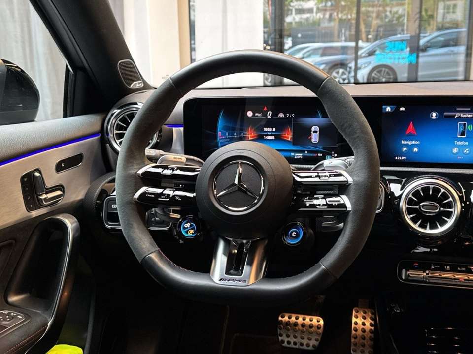 Mercedes-Benz A 45 AMG - Imagem 8