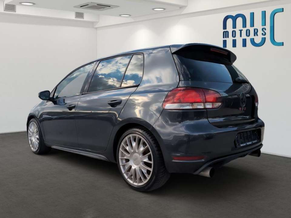 Volkswagen Golf GTI - Imagem 5