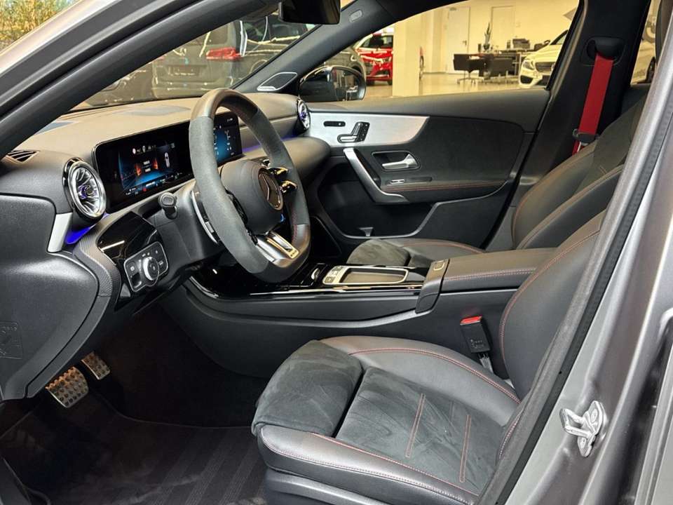 Mercedes-Benz A 45 AMG - Imagem 10