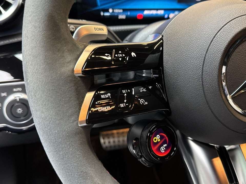 Mercedes-Benz A 45 AMG - Imagem 13