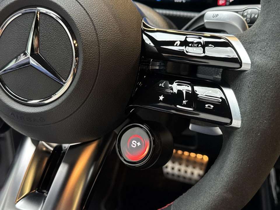 Mercedes-Benz A 45 AMG - Imagem 16