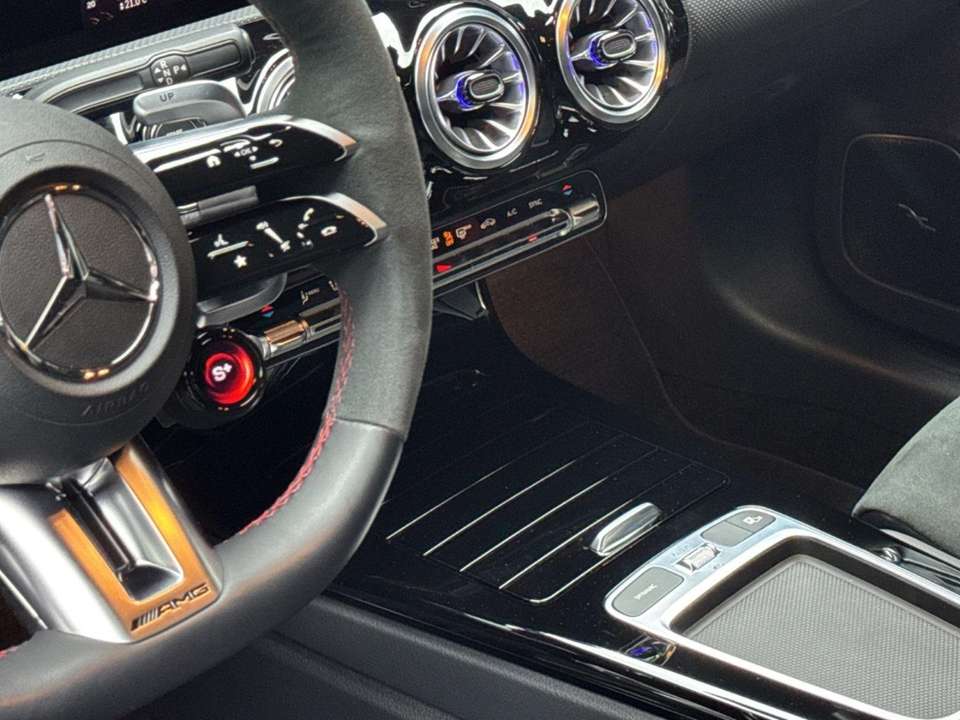 Mercedes-Benz A 45 AMG - Imagem 17