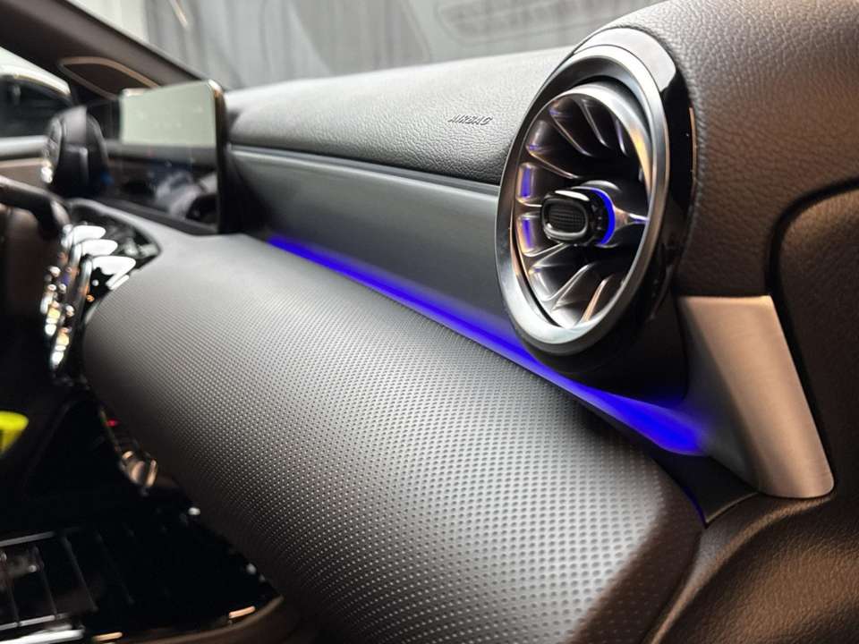 Mercedes-Benz A 45 AMG - Imagem 18