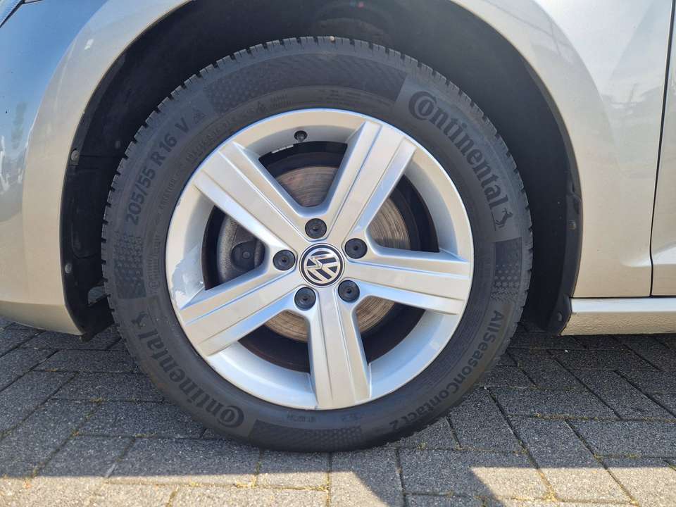 Volkswagen Golf - Imagem 3